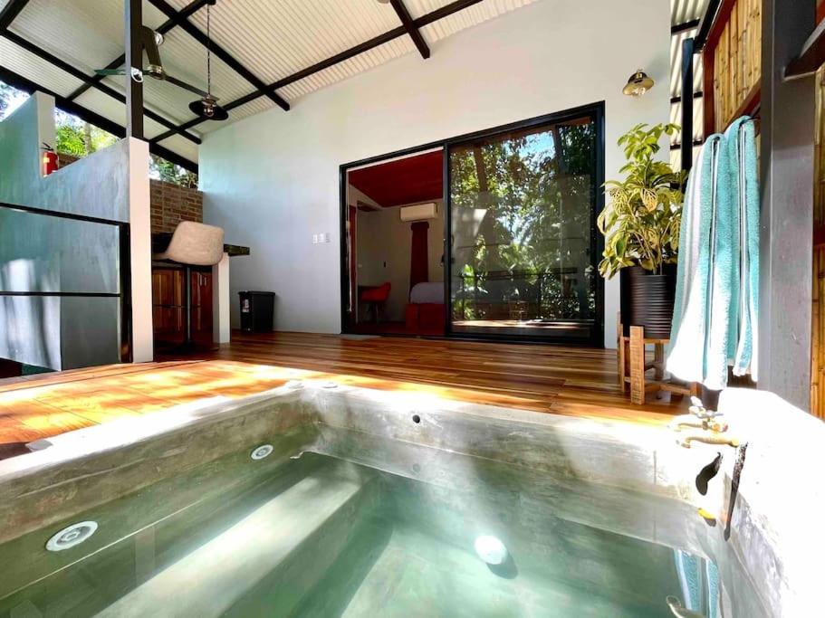 Industrial Studio With Private Jacuzzi Uvita Extérieur photo
